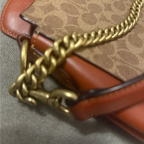 Coach Tan Leather Detail - Picture 6 of 8